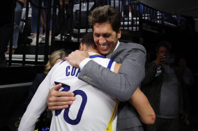 Stephen Curry shares a warm farewell message to Bob Myers