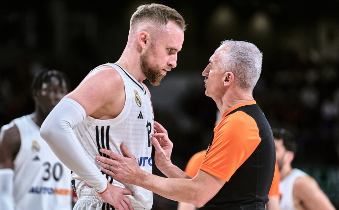Give Me Control: Most of the refs errors were in favor of Olympiacos